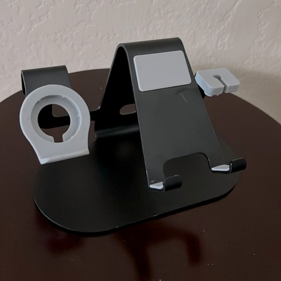 Aluminum 3-in-1 Apple Charging Dock for Smart Products - Picture 3 of 13